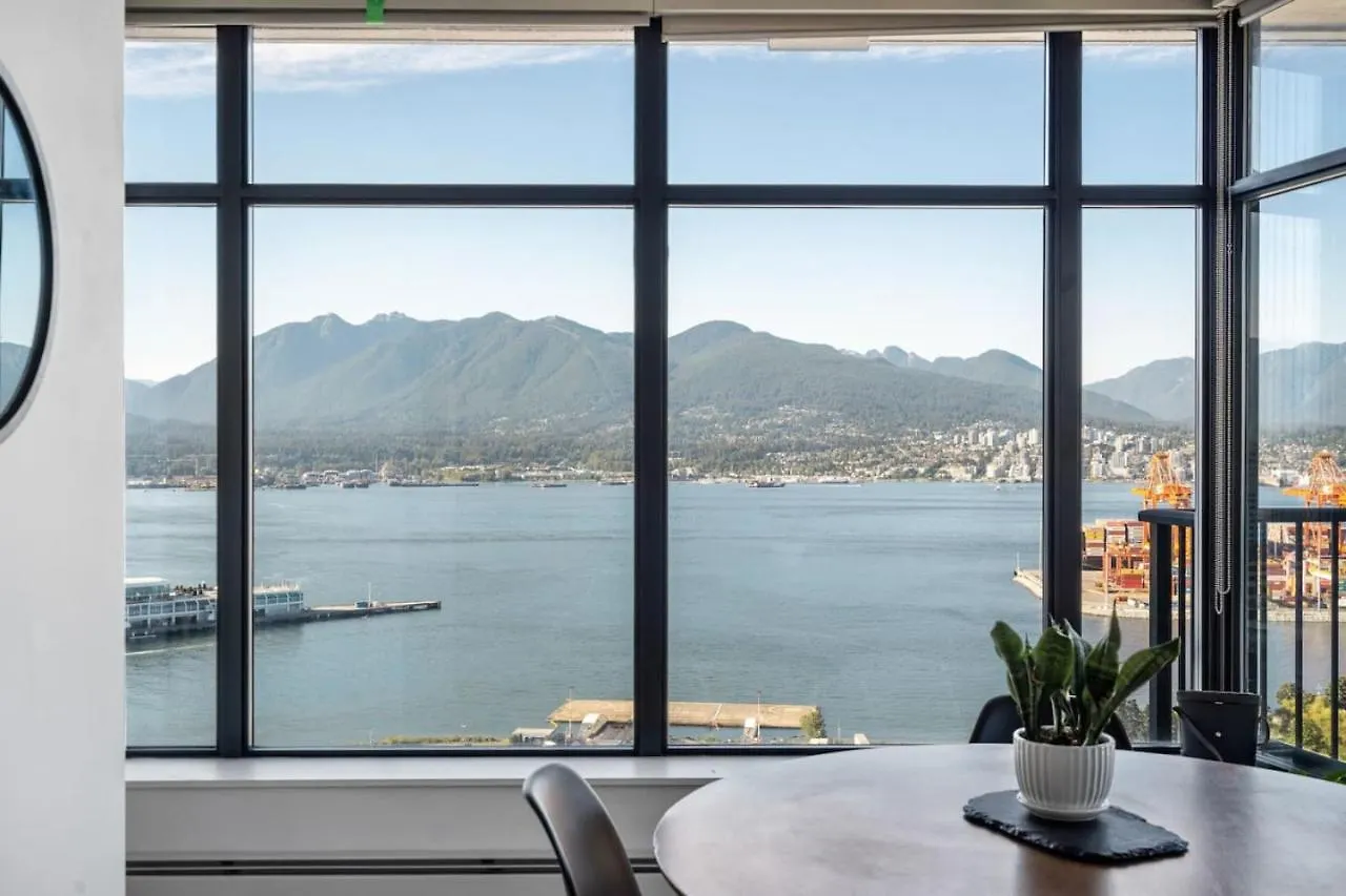The W, Modernized 2 Bedroom Downtown Highrise Vancouver