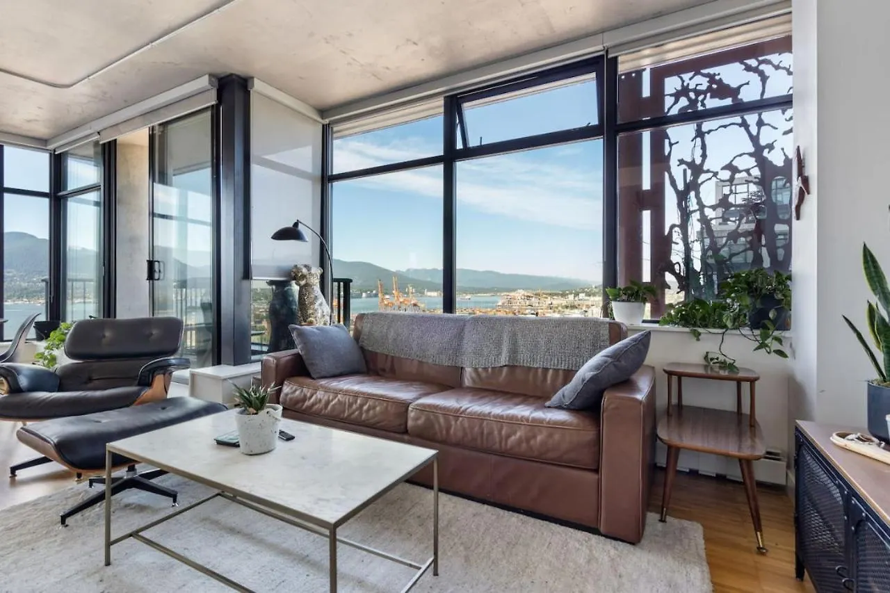 The W, Modernized 2 Bedroom Downtown Highrise Vancouver Canada