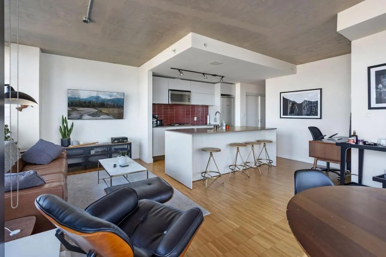 Apartment The W, Modernized 2 Bedroom Downtown Highrise Vancouver Canada